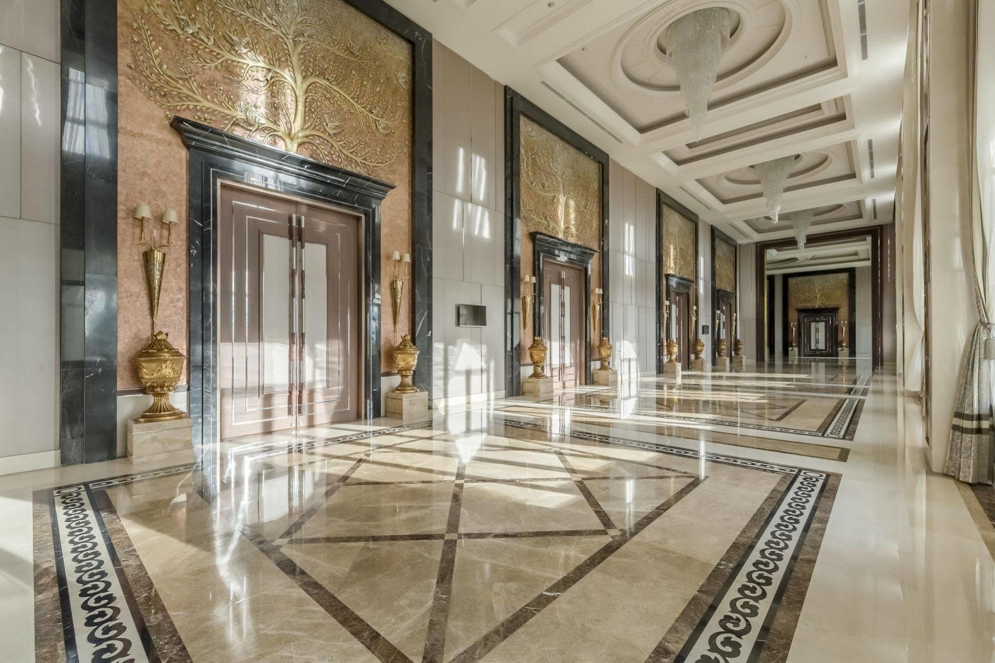 Garden City Hotel Phnom Penh Exterior foto